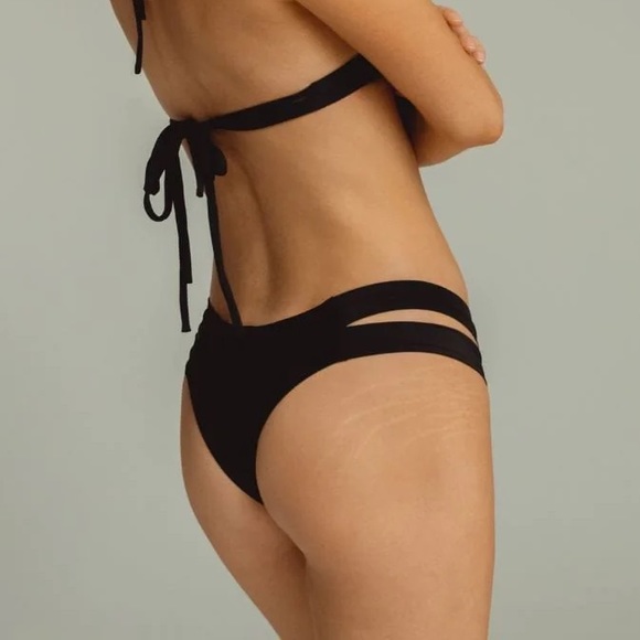 Caletta 70’s Stripe flutter sleeve top & Euro Bikini Bottom - Picture 4 of 6